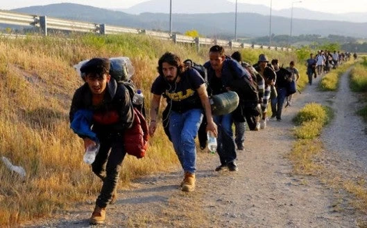 Περισσότερες αφίξεις προσφύγων μέσω Έβρου – Δραματική αύξηση των ροών στην Ελλάδα – Τι δείχνουν τα νέα στοιχεία: «Eγκλωβισμένοι» στα Βαλκάνια